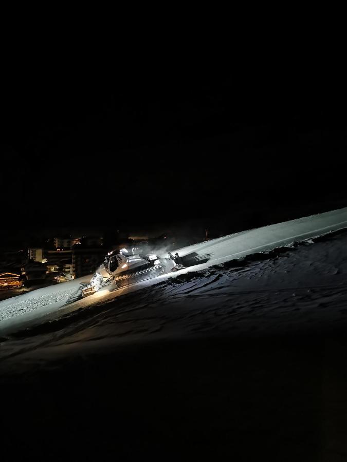 Home On Slopes, The Slope N°3 Is Under The Balcony! ブレウイル・チェルヴィナイア エクステリア 写真